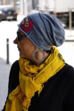 zimowa czapka niebieska
