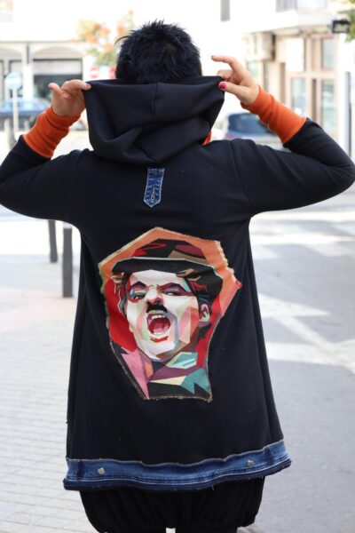 Unikatowa Bluza Artystyczna Czarna z Wizerunkiem Charli Chaplina