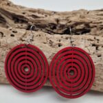 Kolczyki w czerwonym labiryncie