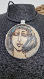 Wisior Zamyślona Piękność - obrazek 2