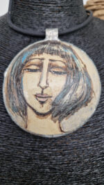 Wisior Zamyślona Piękność - obrazek 3