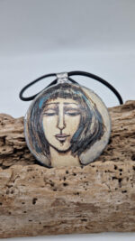 Wisior Zamyślona Piękność - obrazek 7