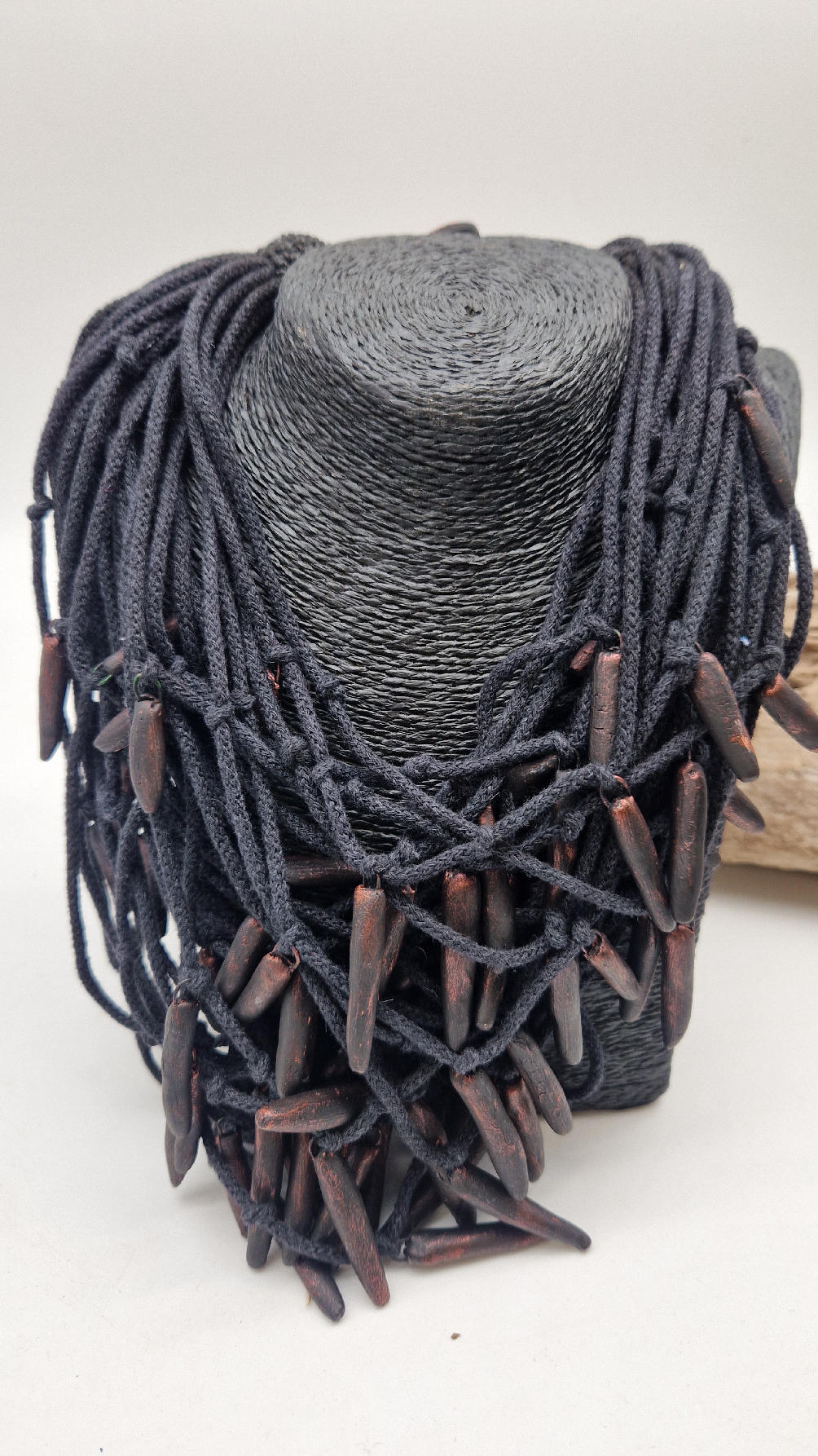 naszyjnik_czarny_mosiadz_1 Naszyjnik Królowa Nocy - obrazek 1