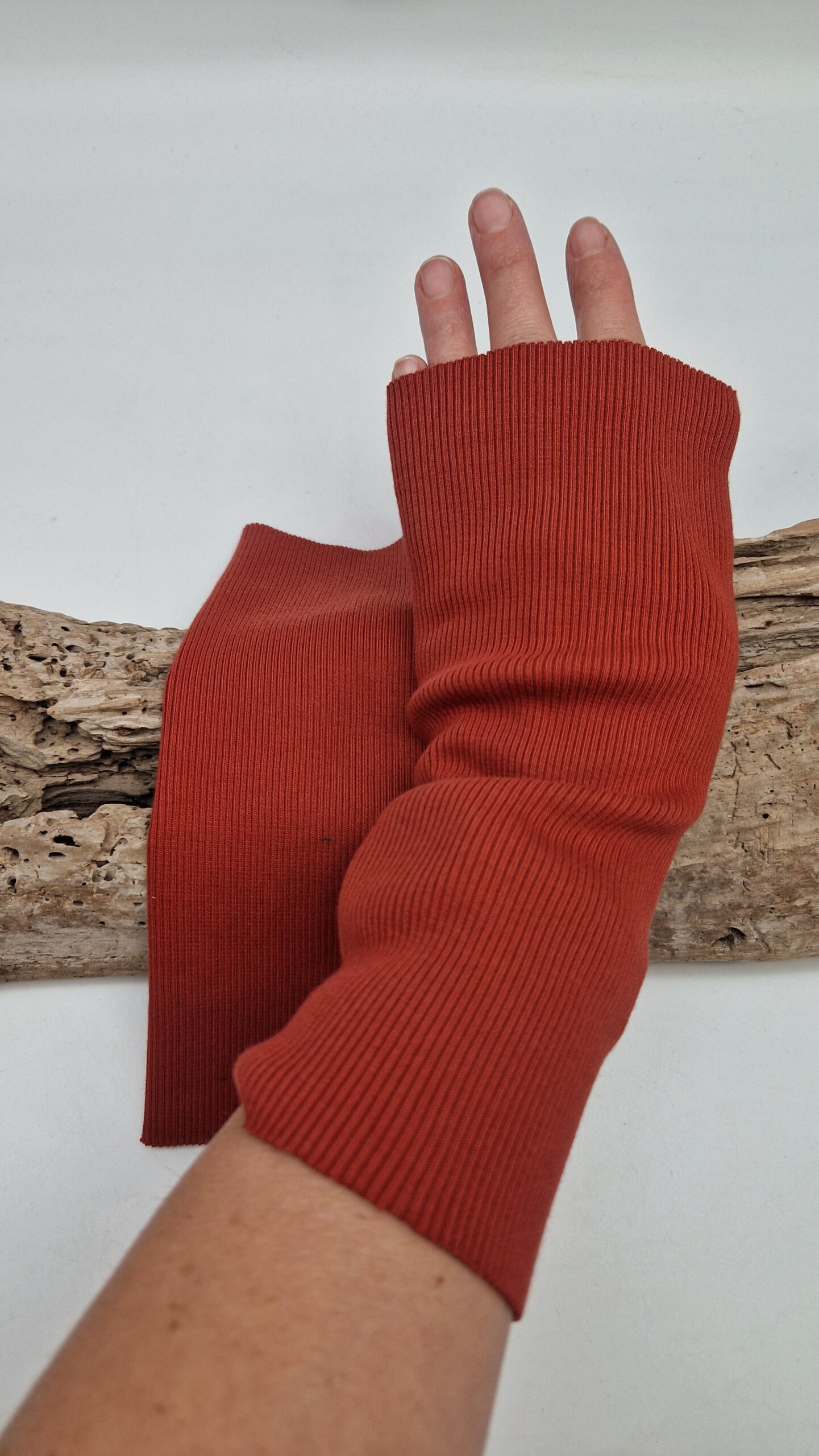 20251113_193007 Zarękawki Terude - obrazek 1