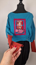 Zachmurzona Frida z Kwiatami - obrazek 4