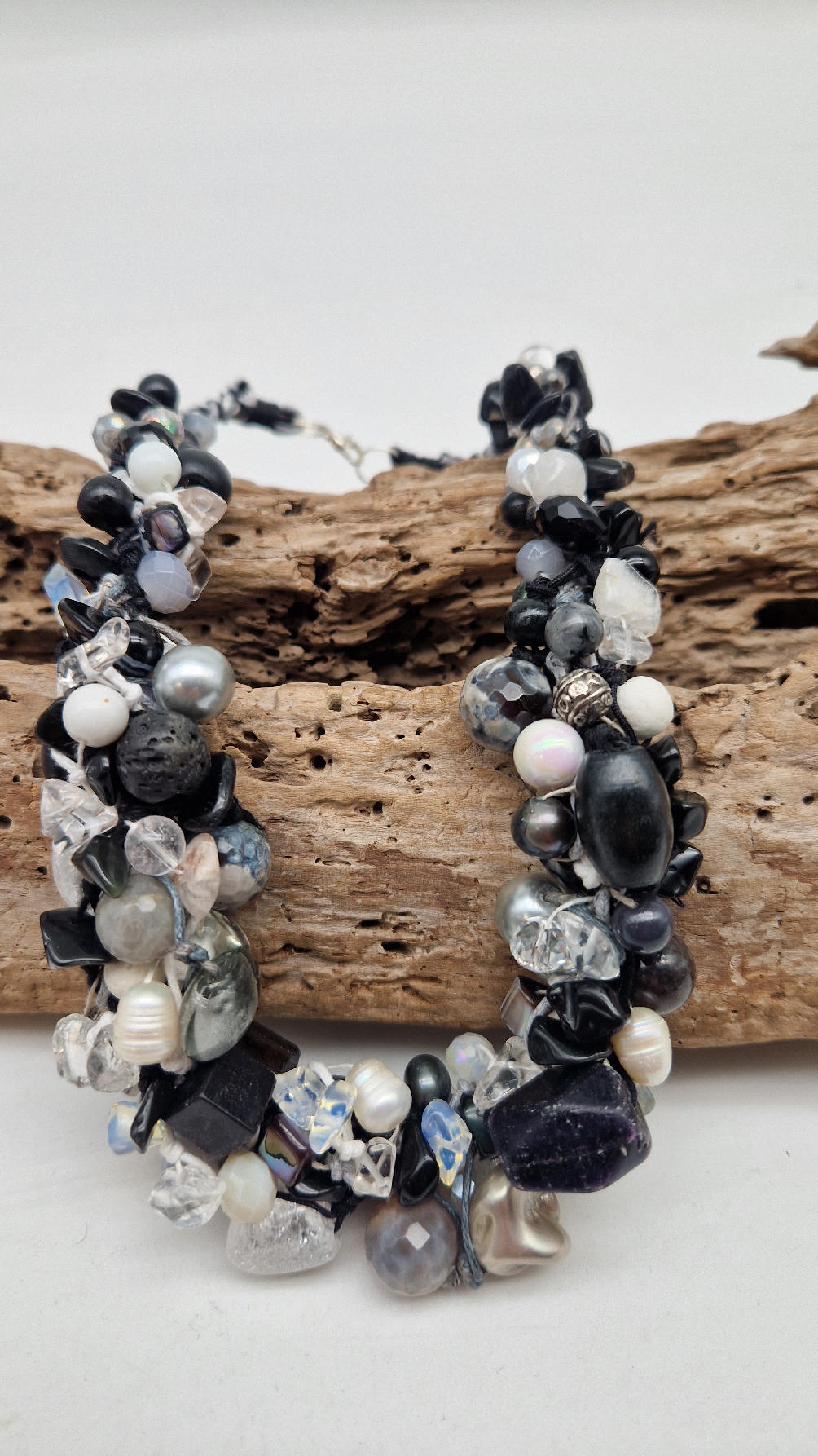 naszyjnik_czarno-bialy_4 Naszyjnik Królowa Zmierzchu - obrazek 1