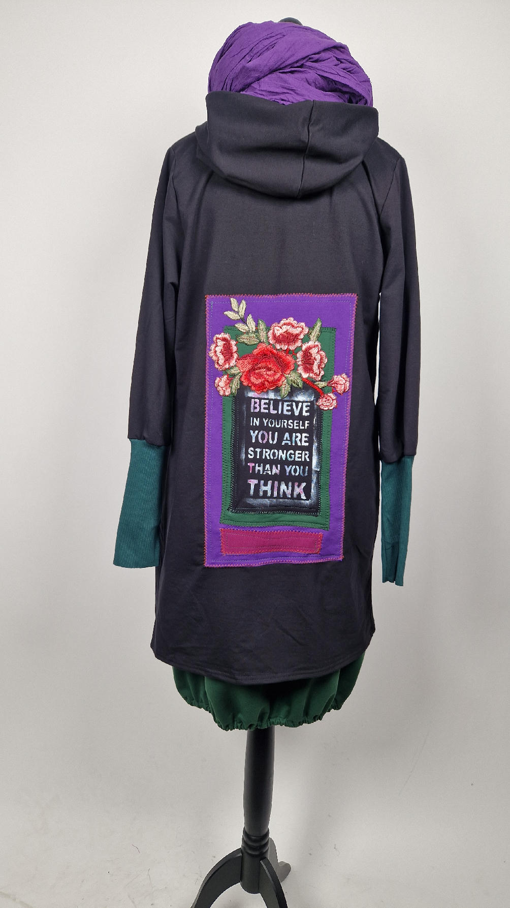 otulak_czarny_kwiaty_5 Otulak Fiori Belli M-L - obrazek 1