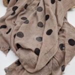 Szal Cappuccino w kropki