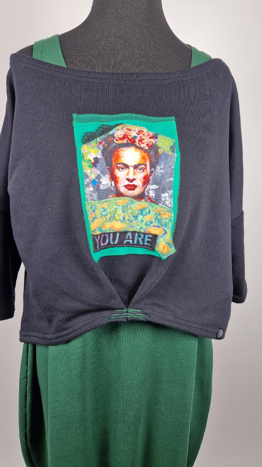 czarna_z_ziel_frida_4 Bluzka Zielna Frida - obrazek 1